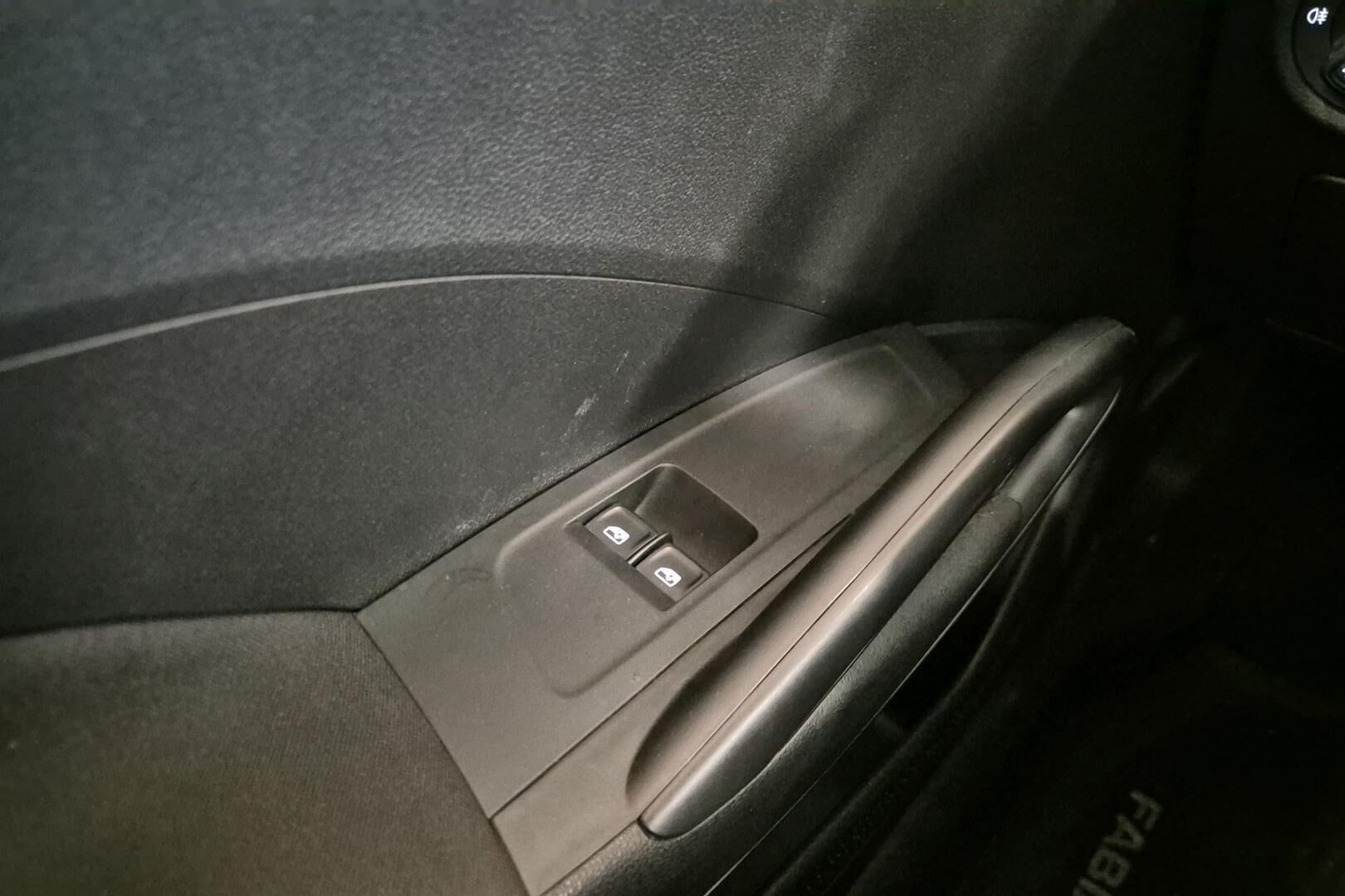 Skoda Fabia iso kuva 20