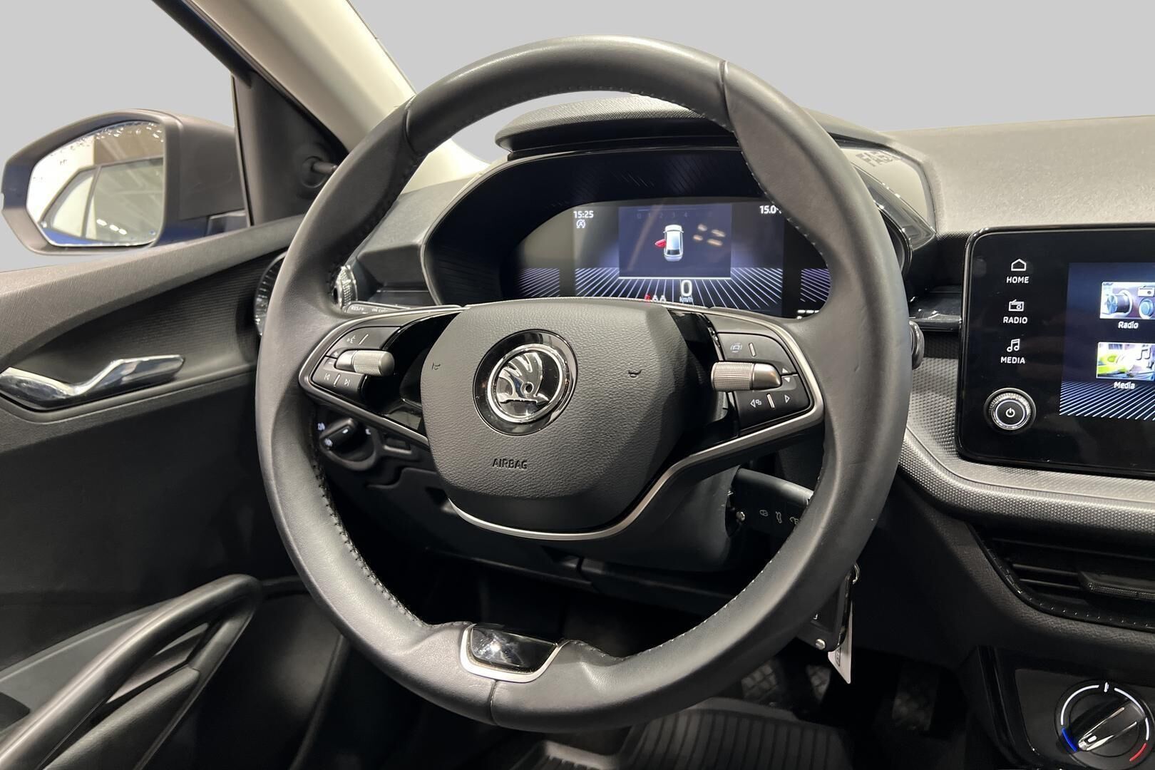 Skoda Fabia iso kuva 28