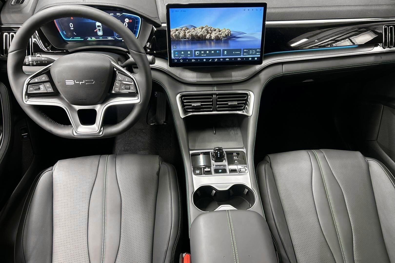 BYD Seal U iso kuva 5