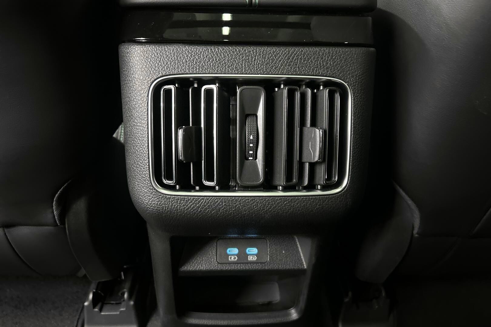 BYD Seal U iso kuva 13