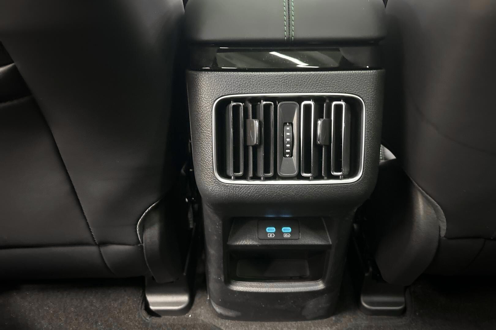 BYD Seal U iso kuva 21