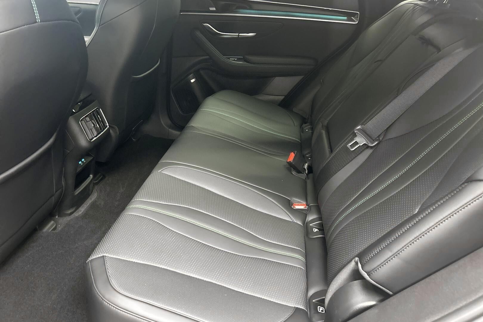 BYD Seal U iso kuva 9