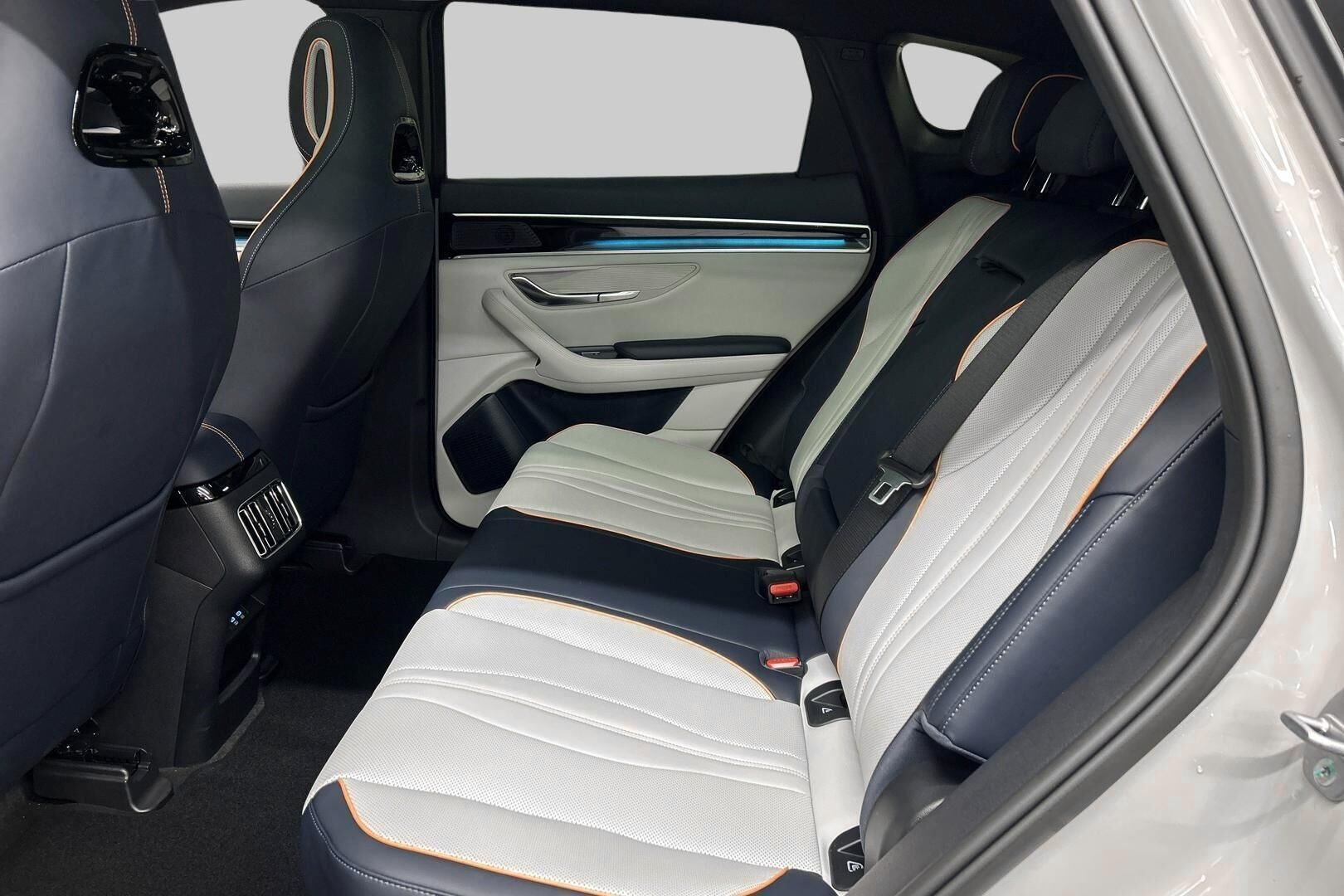 BYD Seal U iso kuva 9