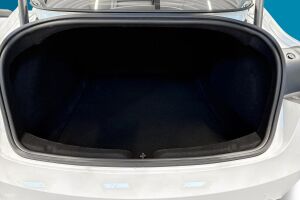 Tesla Model 3 esikatselu 12