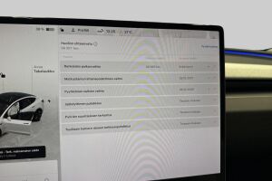 Tesla Model 3 esikatselu 22