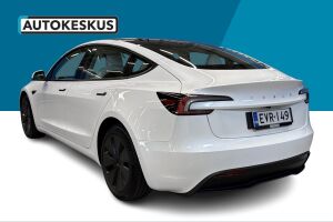 Tesla Model 3 esikatselu 7