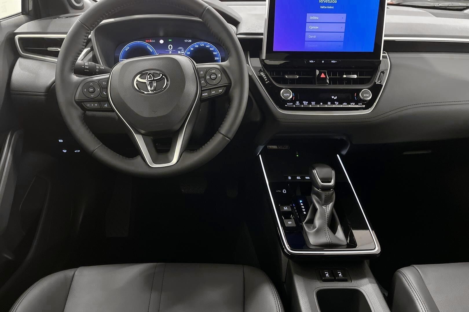 Toyota Corolla Cross iso kuva 10