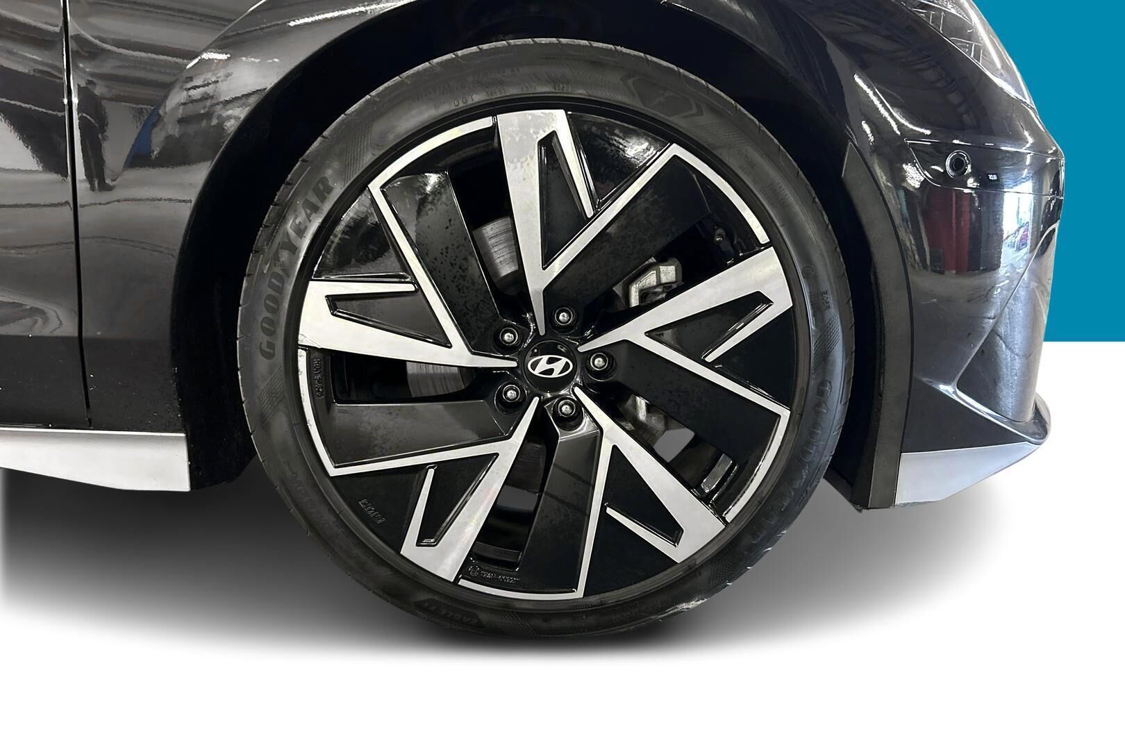 Hyundai IONIQ 6 iso kuva 12