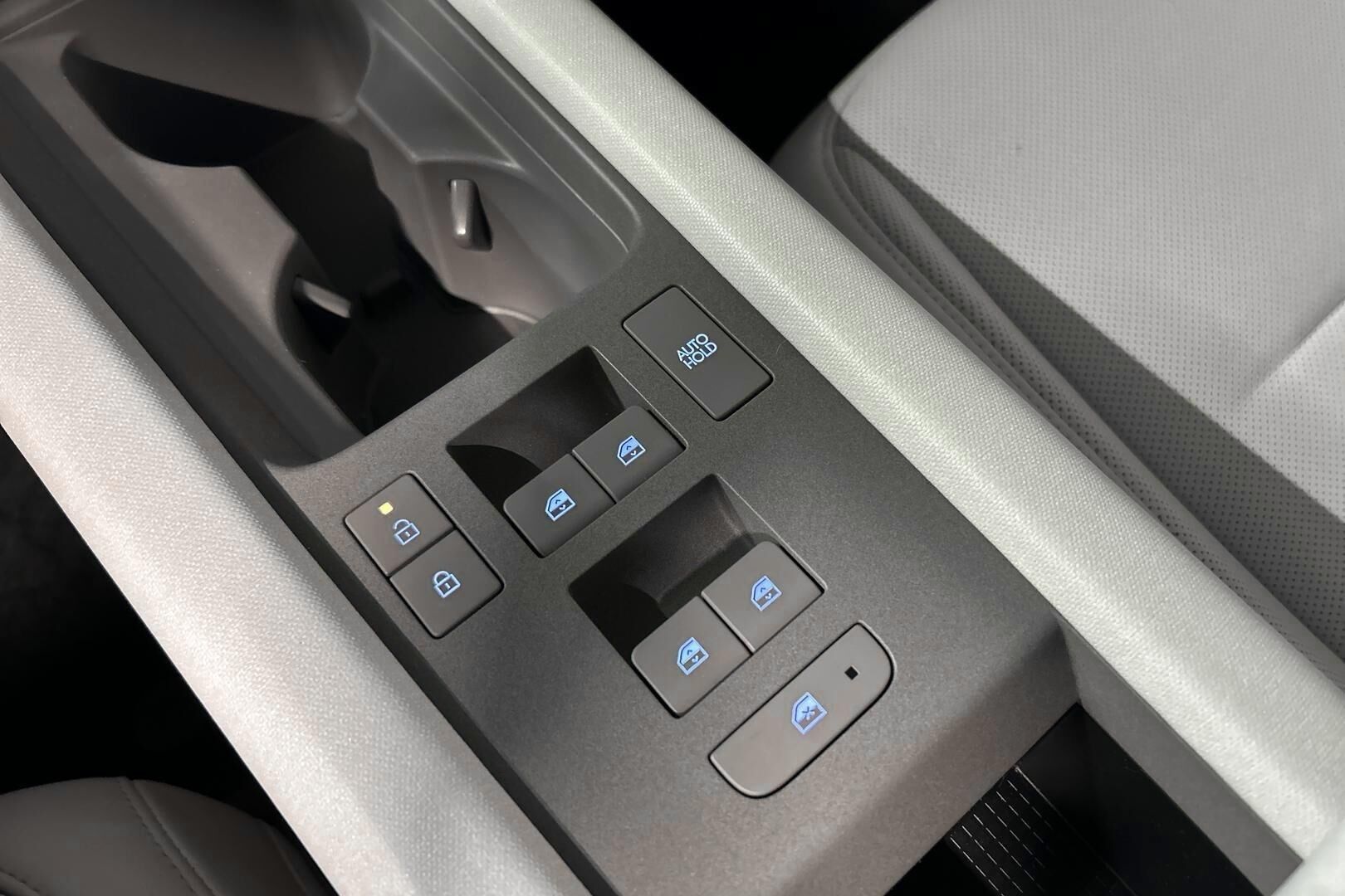 Hyundai IONIQ 6 iso kuva 34