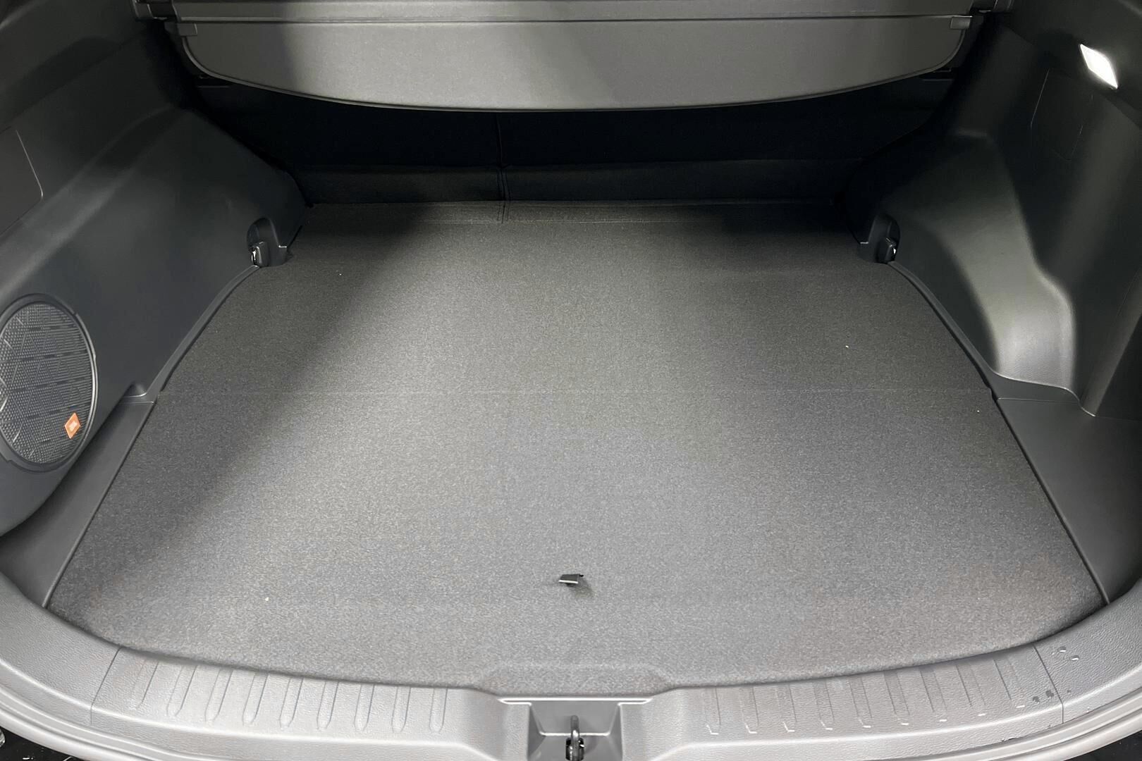 Toyota RAV4 Plug-in iso kuva 11