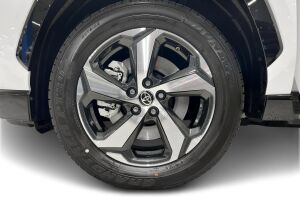 Toyota RAV4 Plug-in esikatselu 12