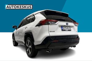 Toyota RAV4 Plug-in esikatselu 6