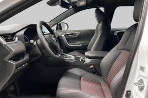 Toyota RAV4 Plug-in esikatselu 8