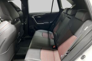 Toyota RAV4 Plug-in esikatselu 9