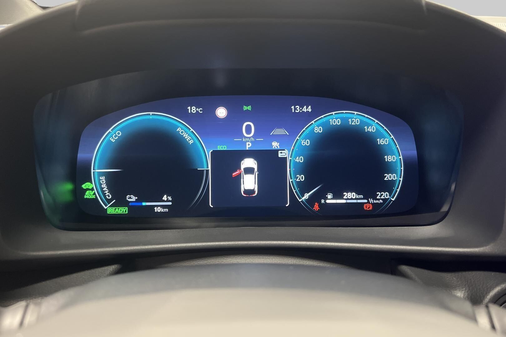 Toyota C-HR iso kuva 10