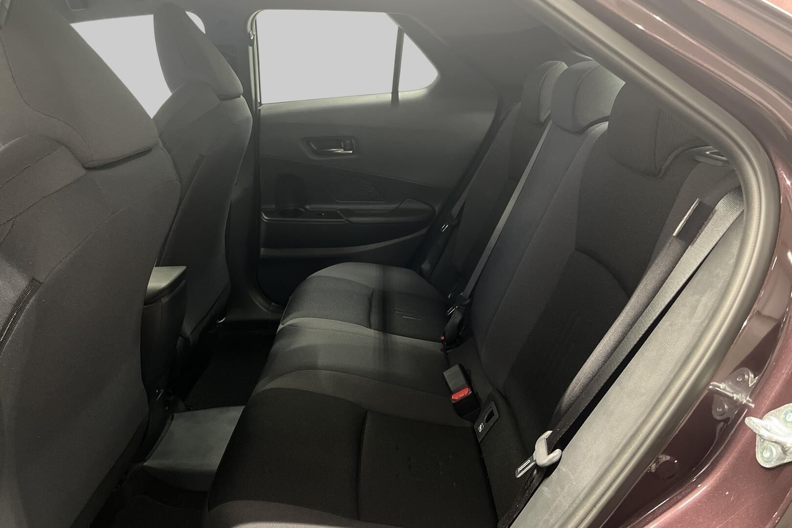 Toyota C-HR iso kuva 15