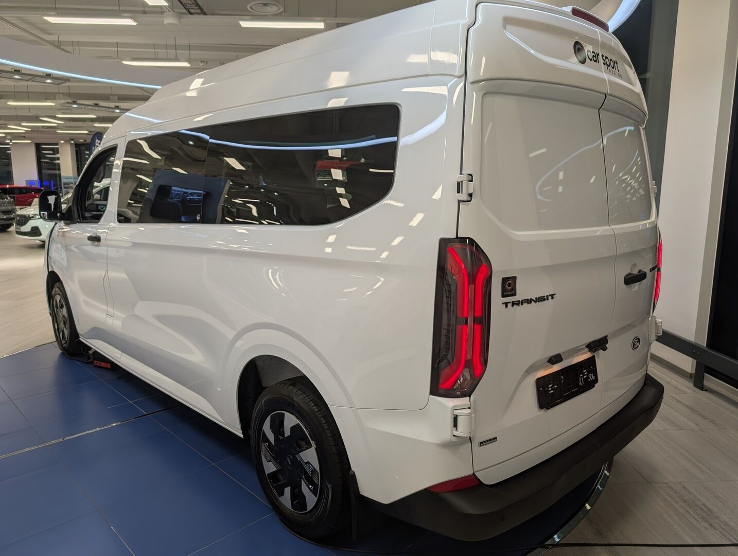 Ford Transit Custom iso kuva 1