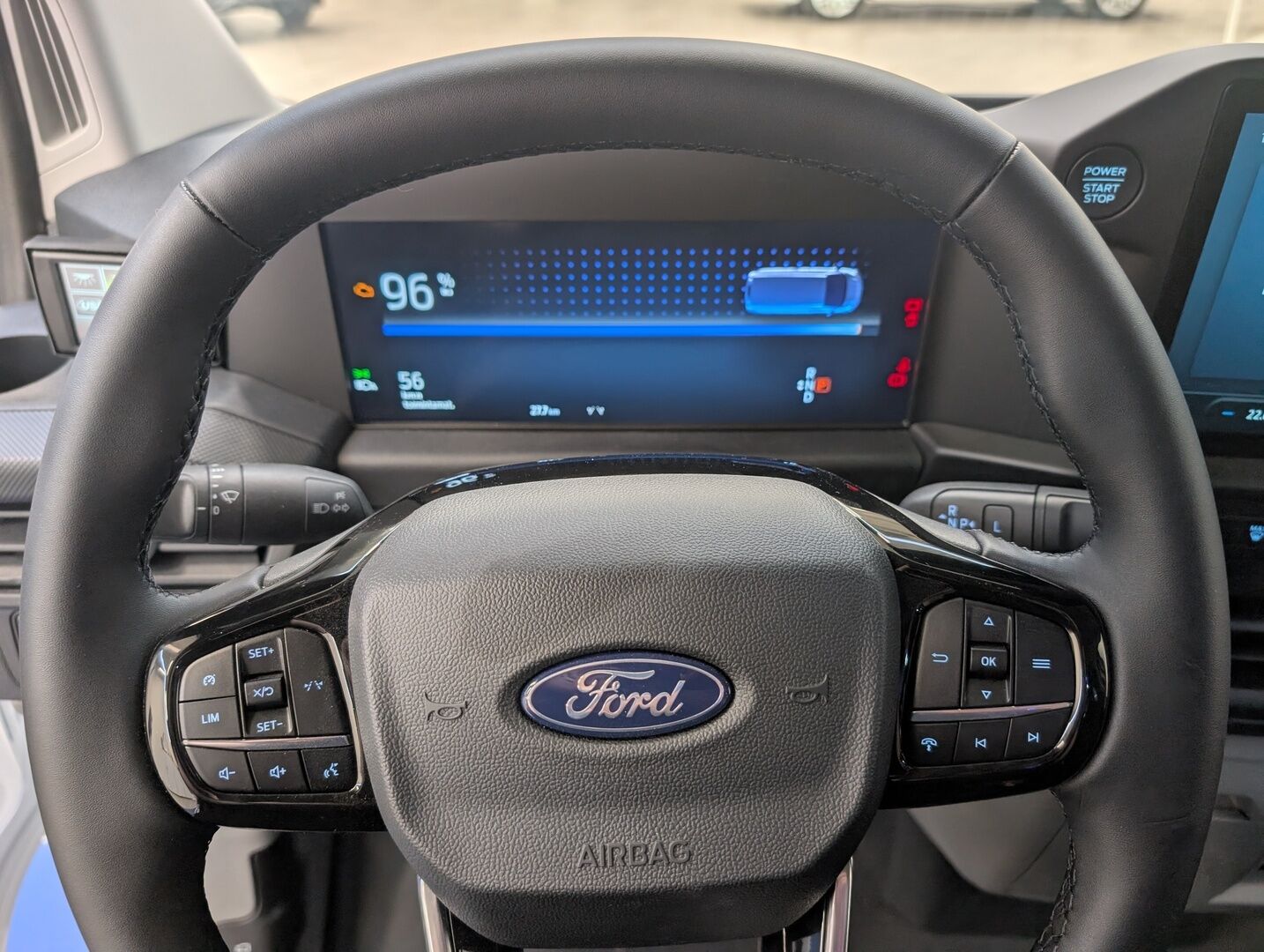 Ford Transit Custom iso kuva 4