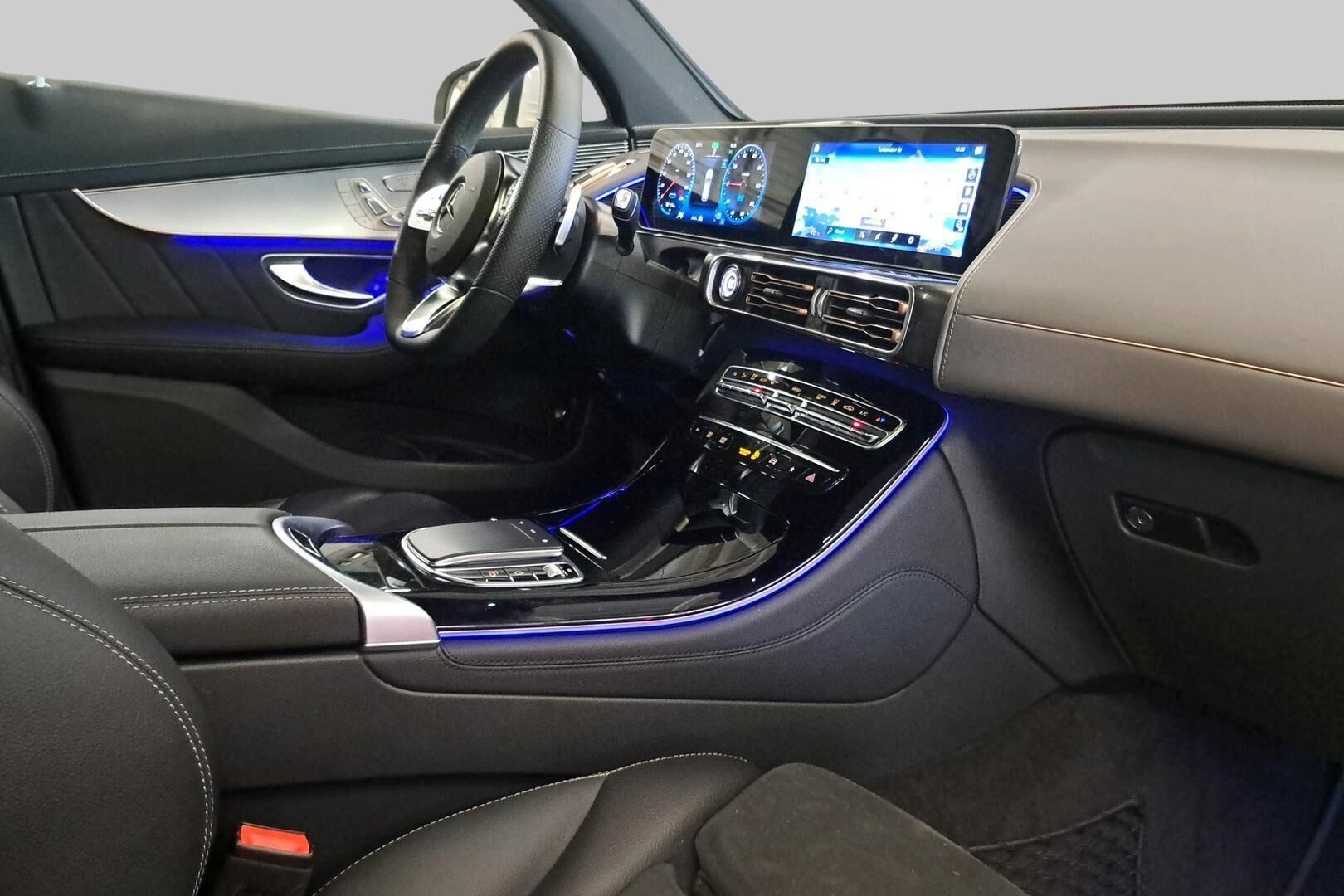 MERCEDES-BENZ EQC iso kuva 7