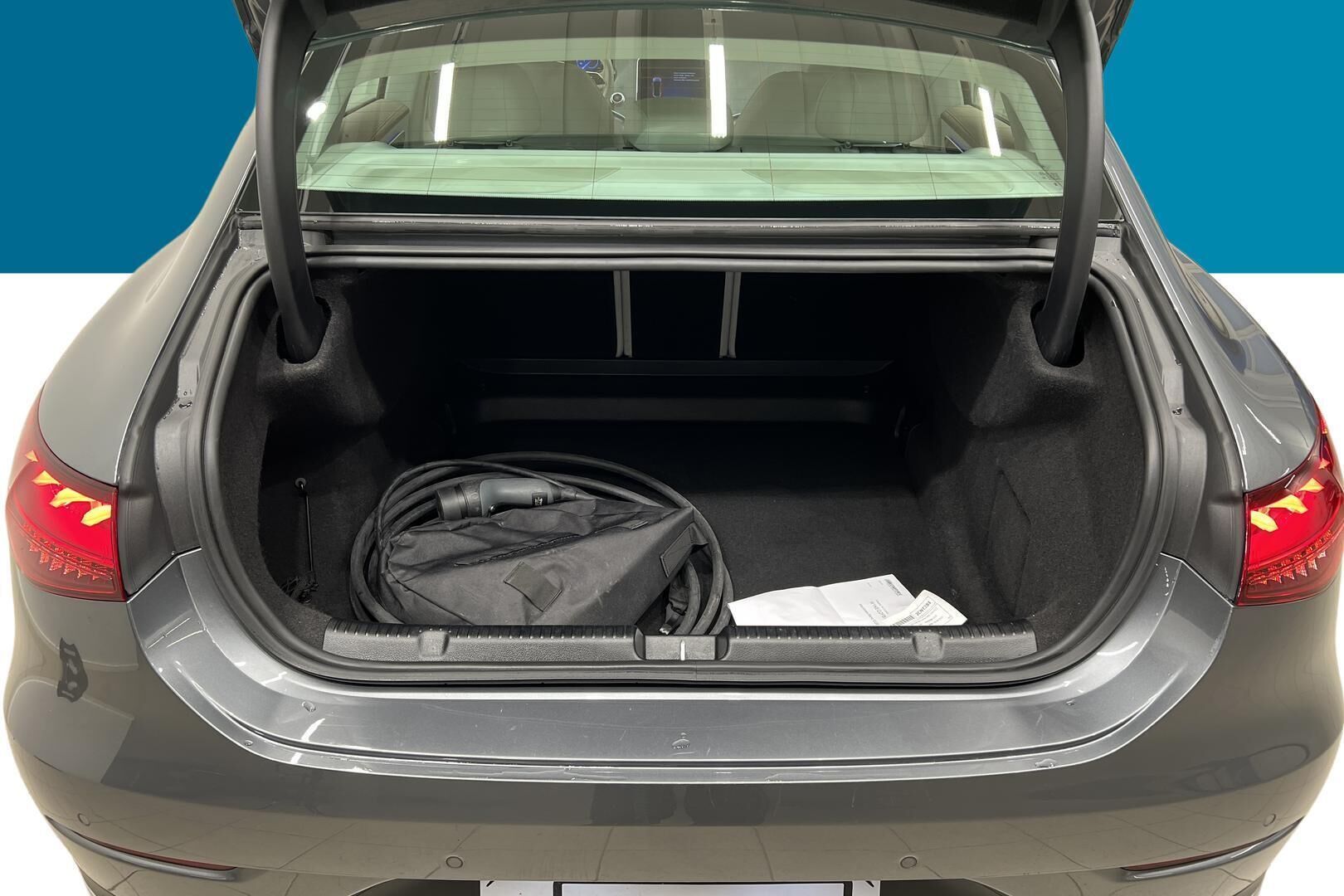 MERCEDES-BENZ EQE iso kuva 11