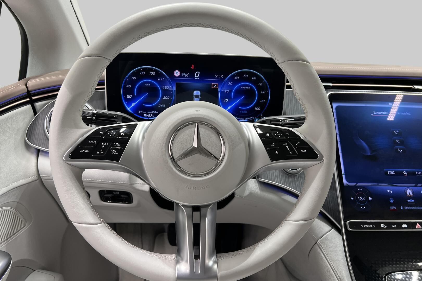 MERCEDES-BENZ EQE iso kuva 33