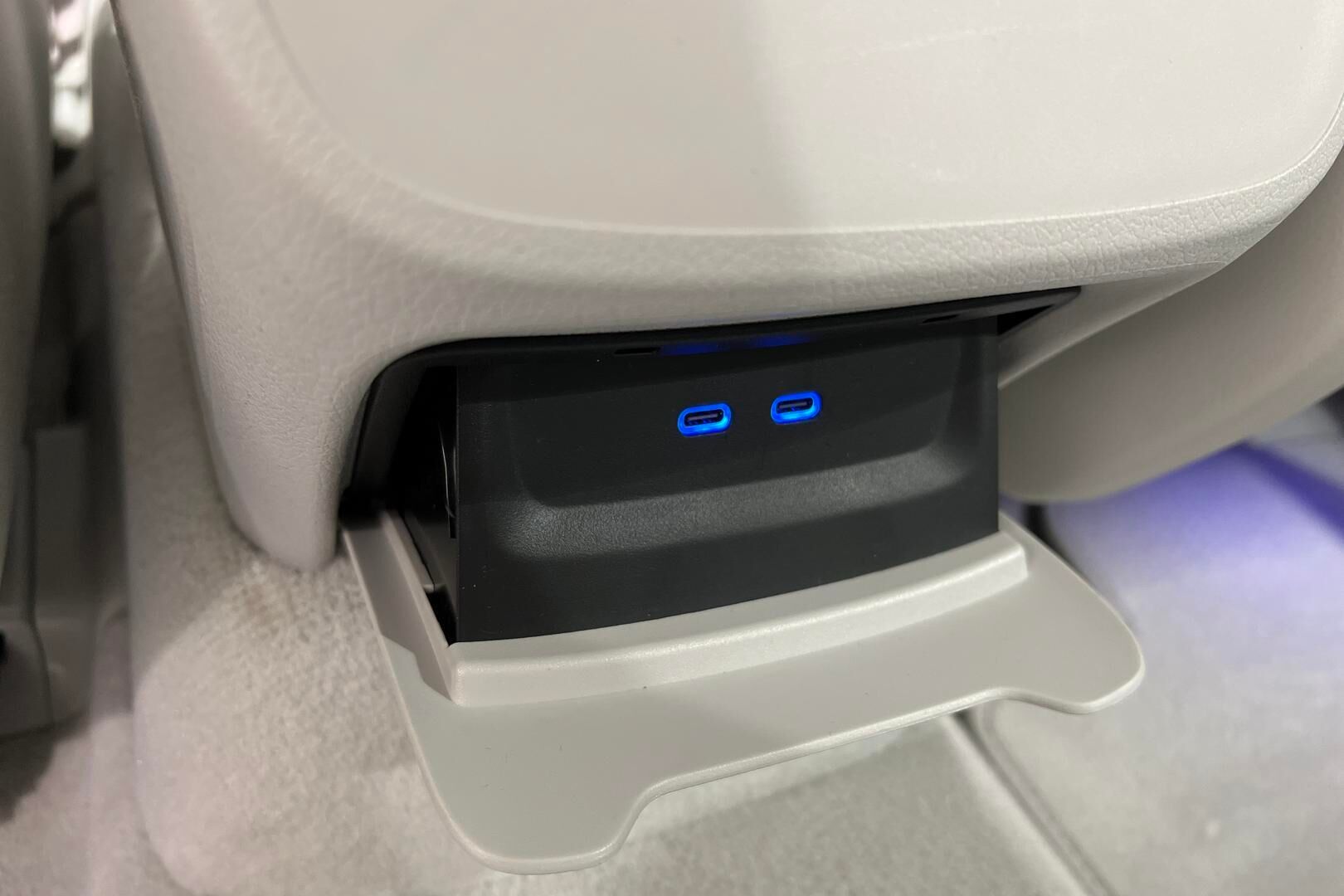 MERCEDES-BENZ EQE iso kuva 35