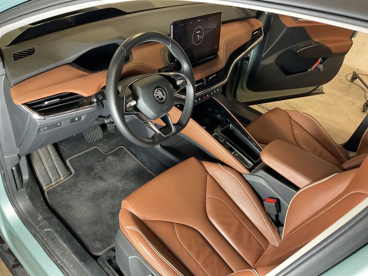 SKODA ENYAQ iso kuva 4