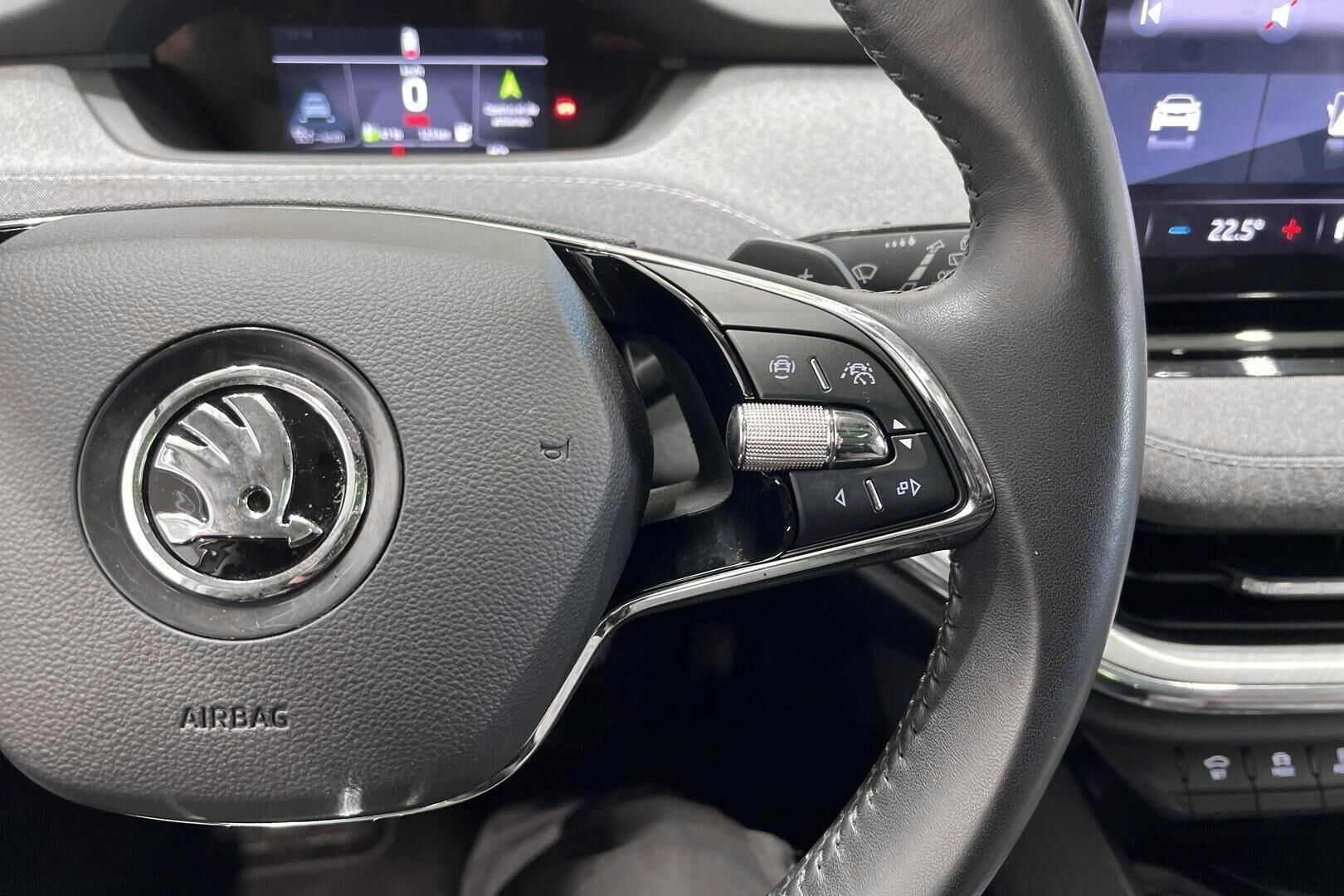 SKODA ENYAQ iso kuva 39