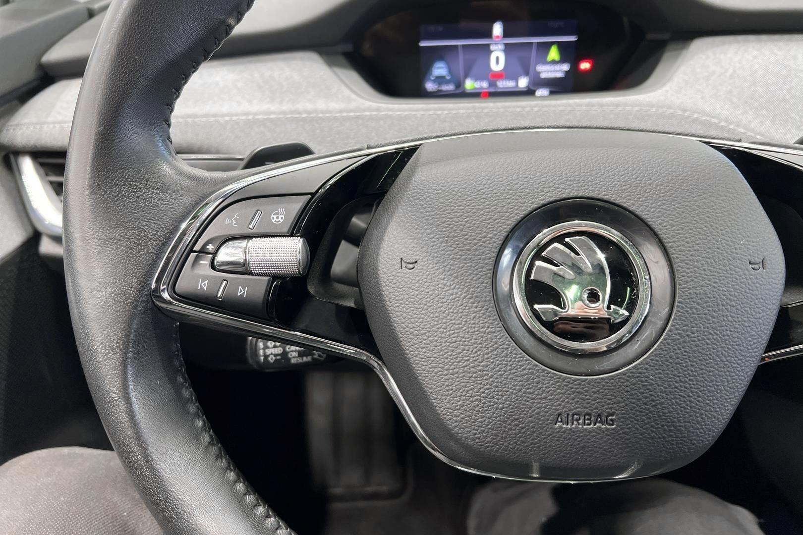 SKODA ENYAQ iso kuva 27