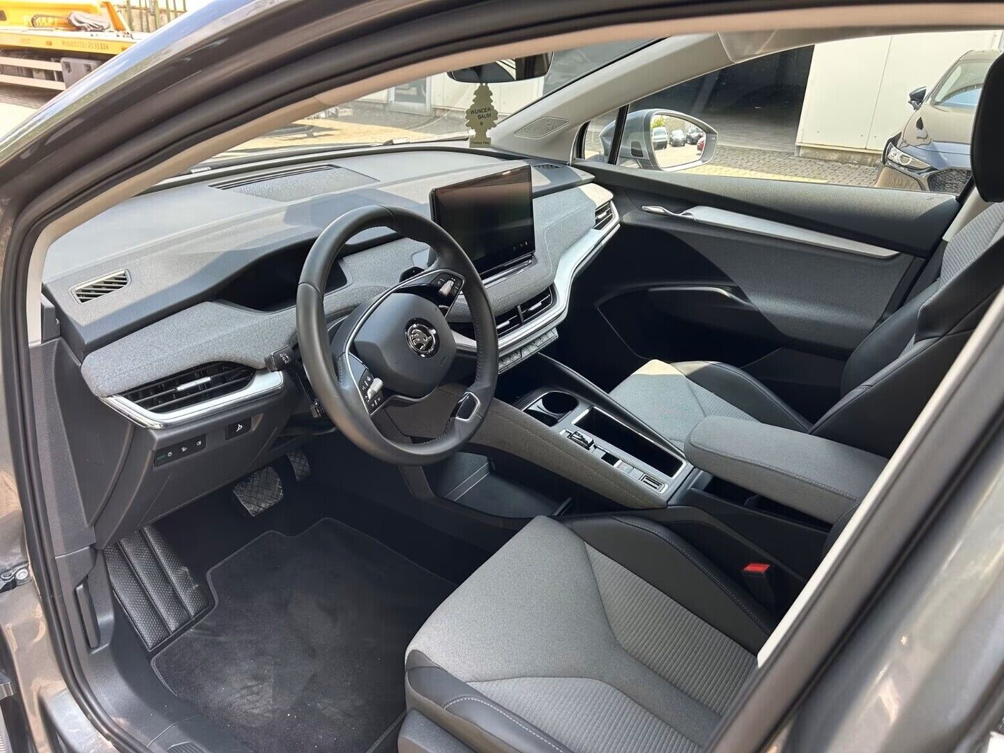 SKODA ENYAQ iso kuva 2