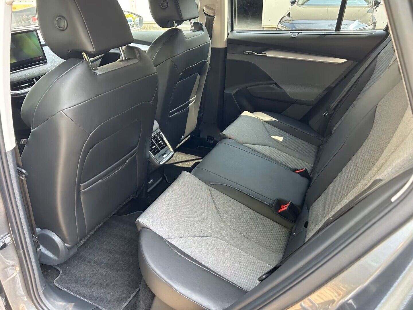 SKODA ENYAQ iso kuva 3