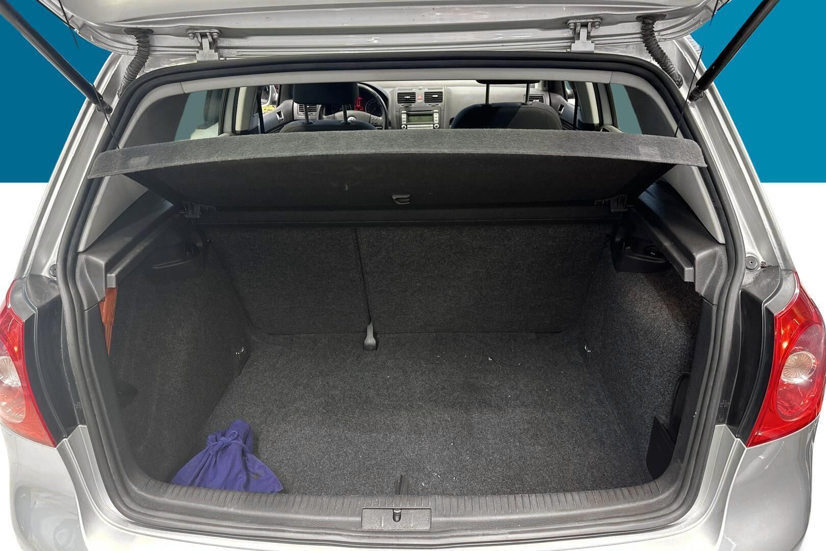 Volkswagen Golf iso kuva 10