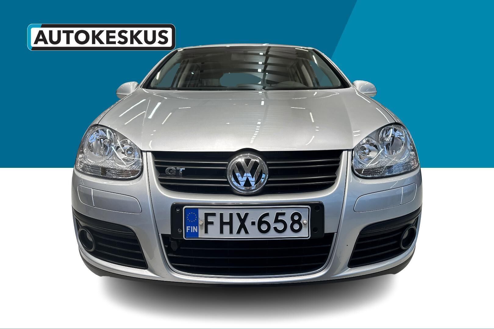 Volkswagen Golf iso kuva 2