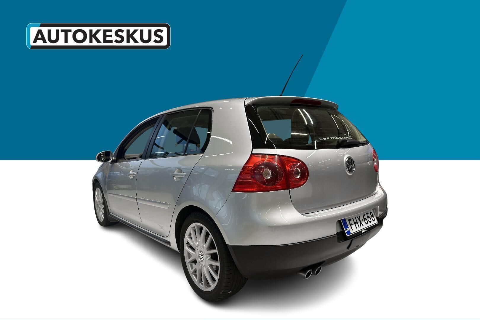 Volkswagen Golf iso kuva 17