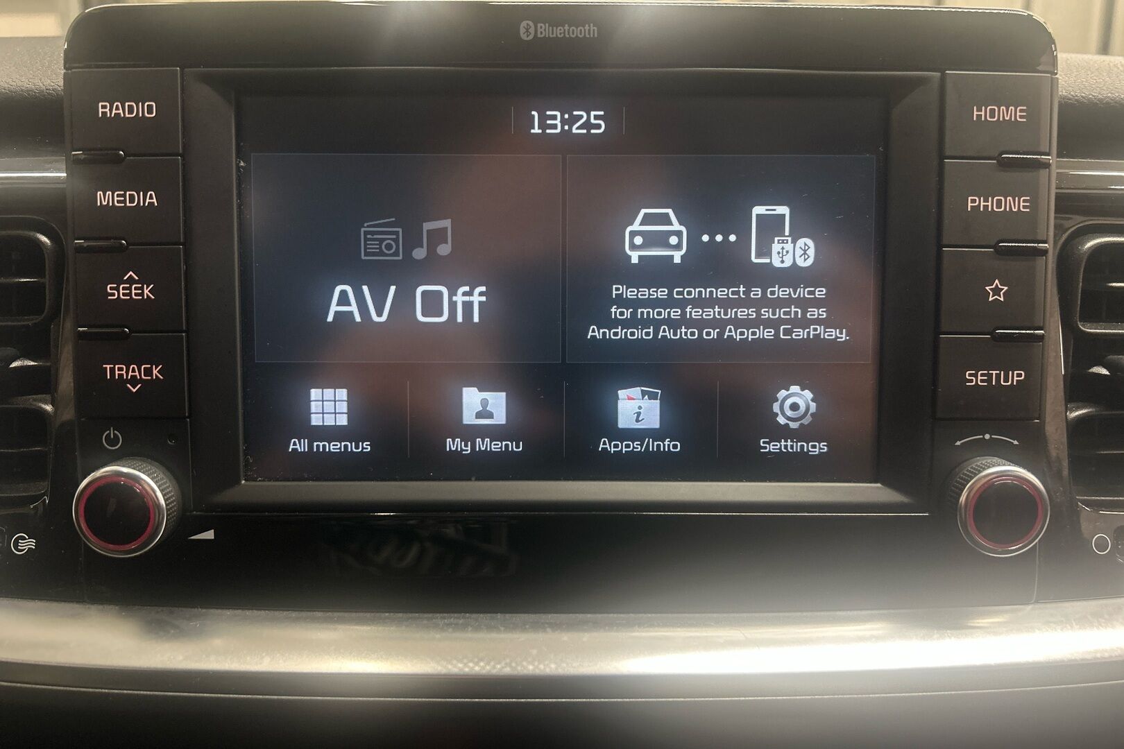 Kia Stonic iso kuva 8