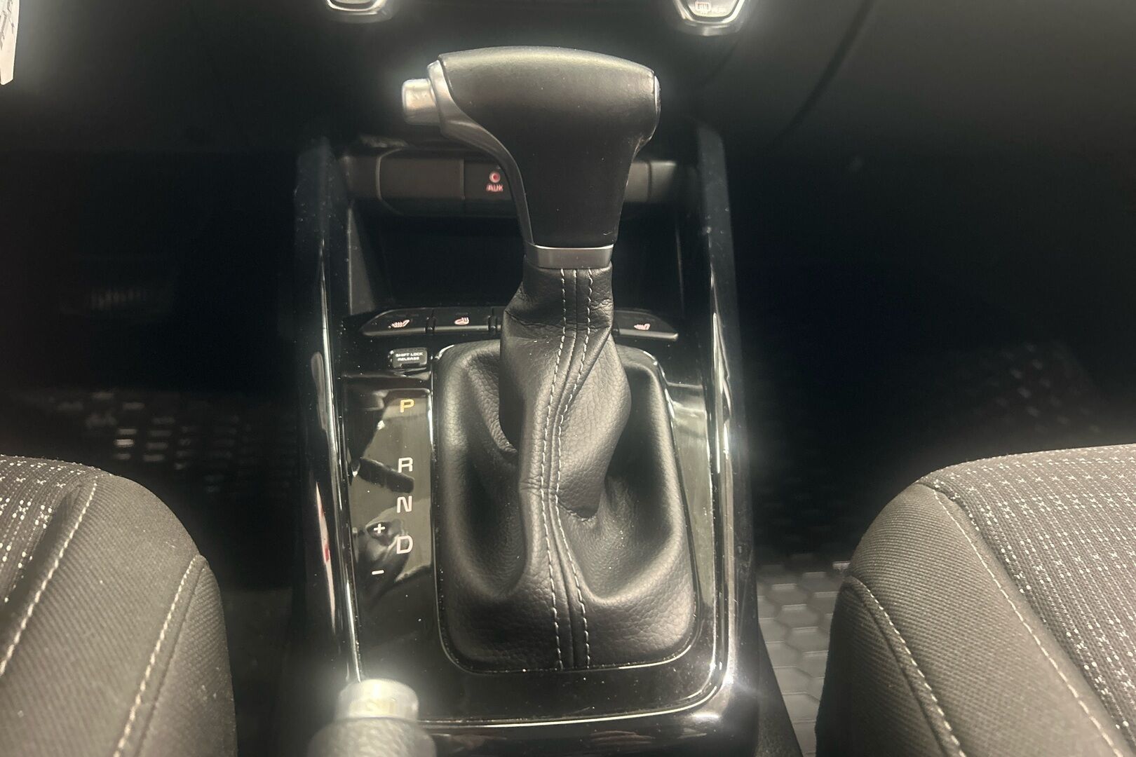 Kia Stonic iso kuva 12