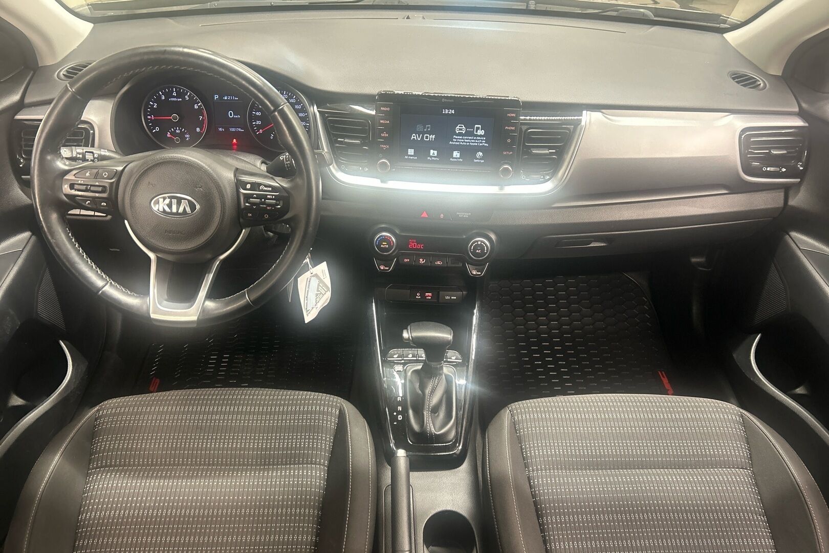 Kia Stonic iso kuva 4