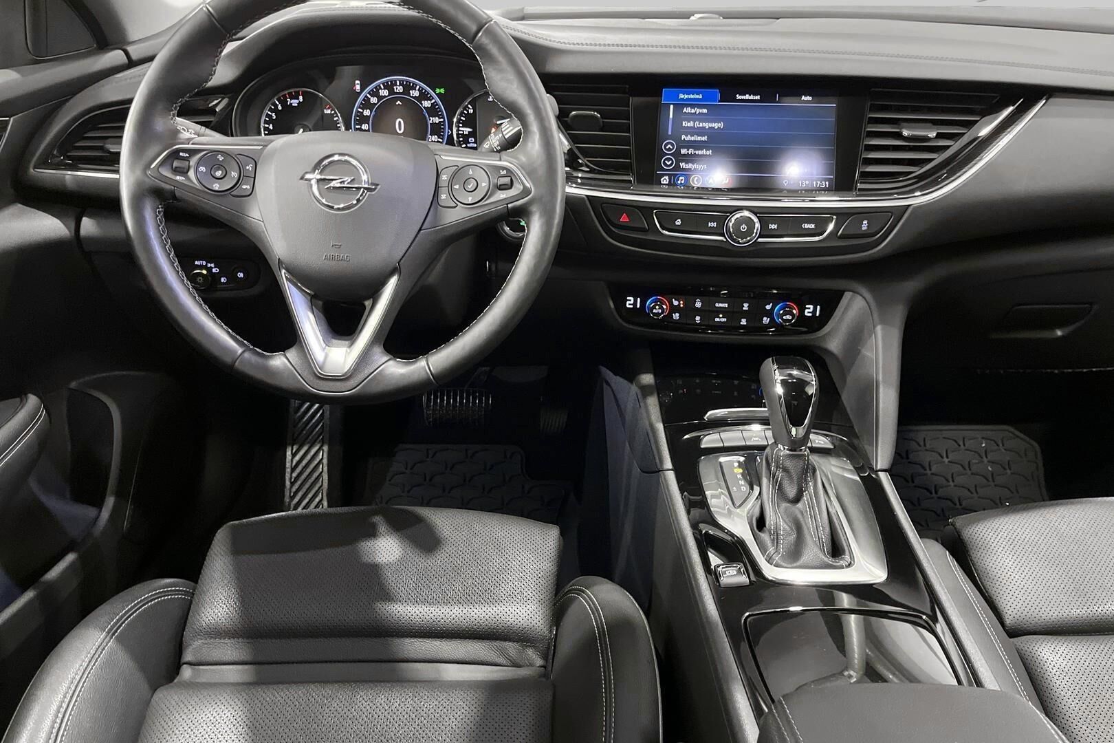 Opel Insignia iso kuva 11