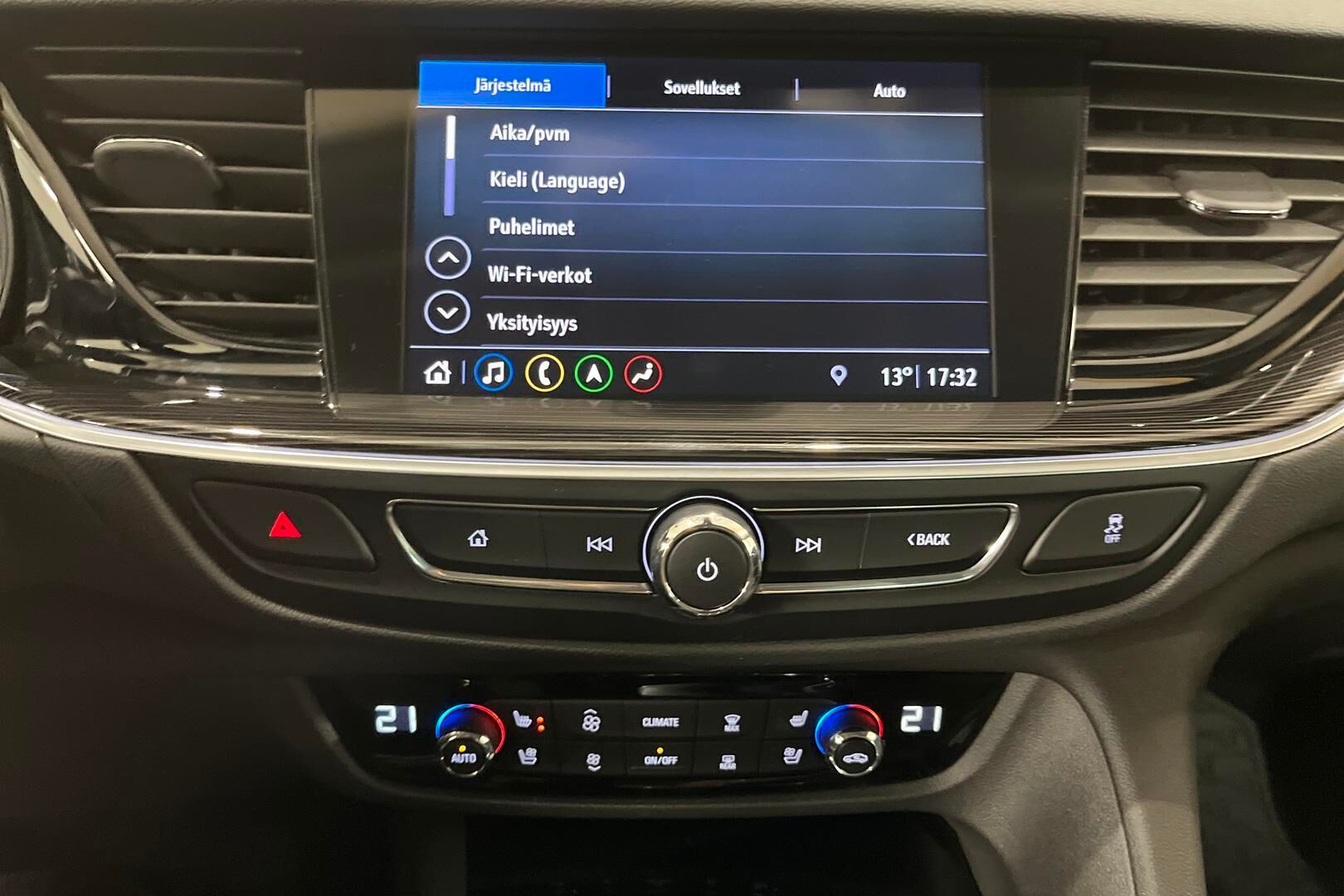 Opel Insignia iso kuva 15