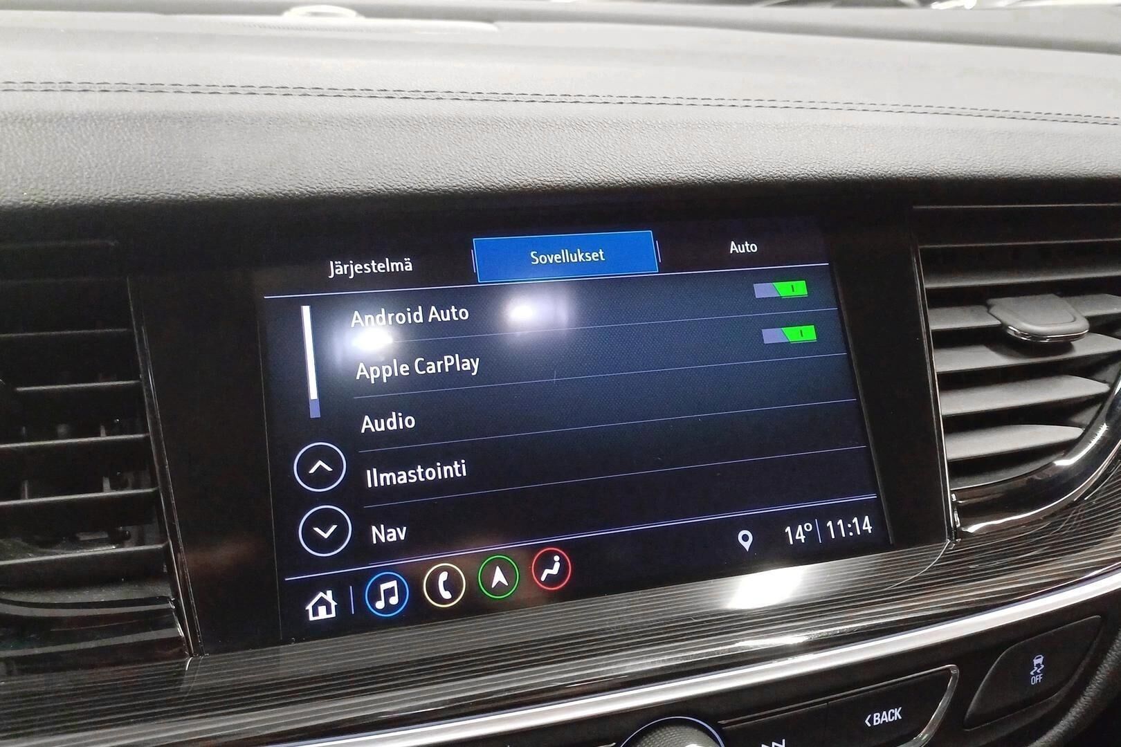 Opel Insignia iso kuva 19