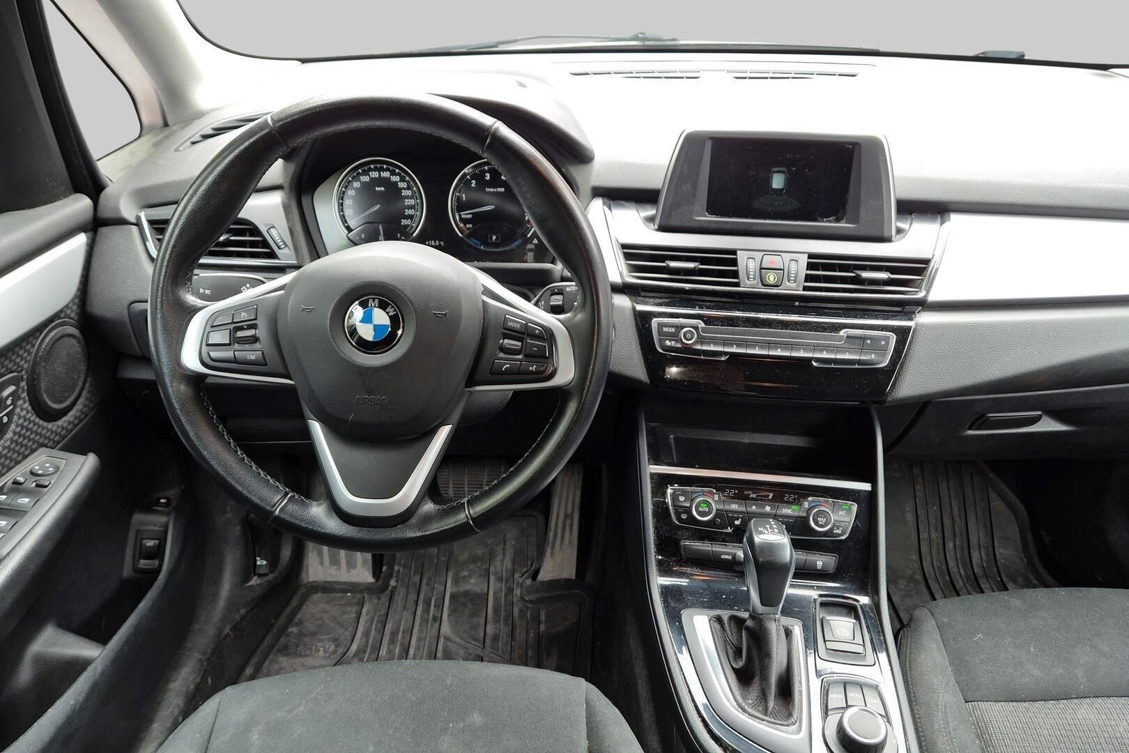 BMW 2-SARJA iso kuva 2