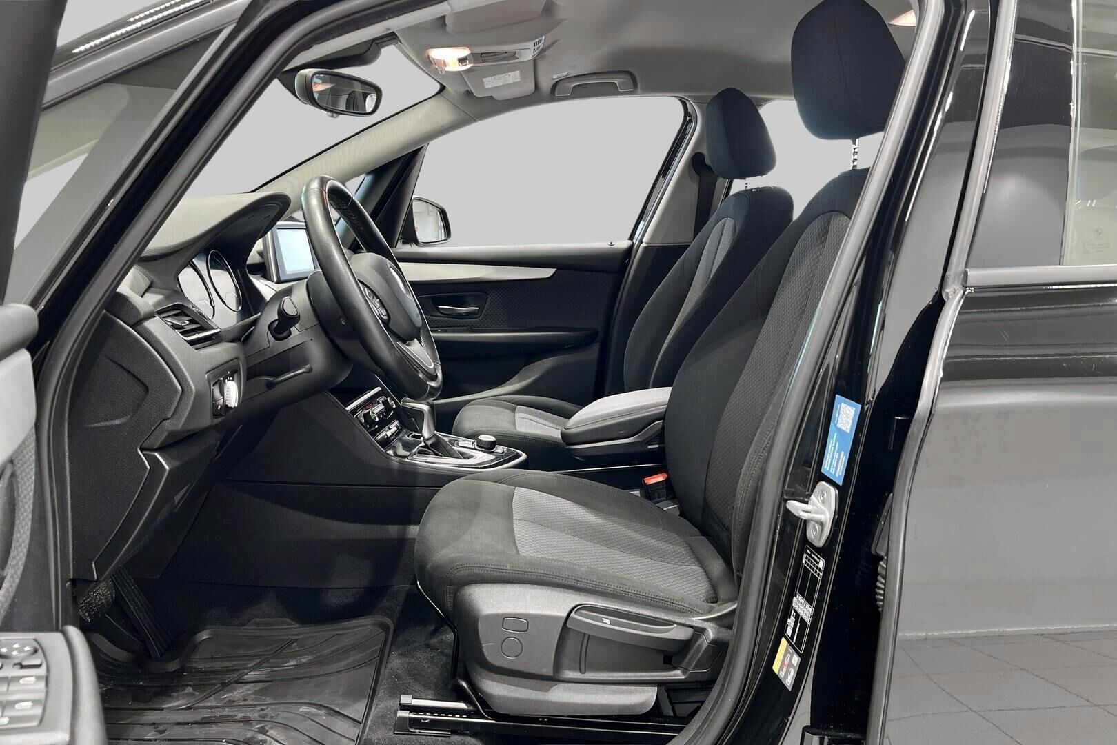 BMW 2-SARJA iso kuva 9