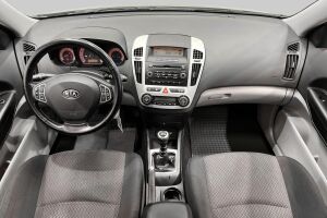 Kia cee'd esikatselu 11