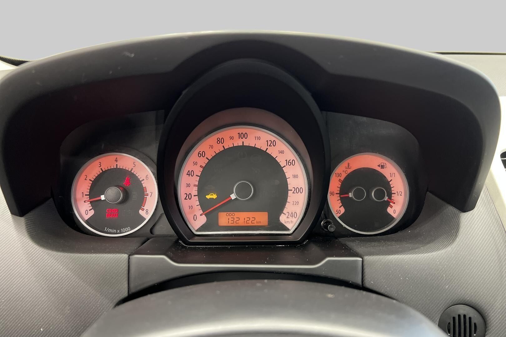 Kia cee'd iso kuva 14