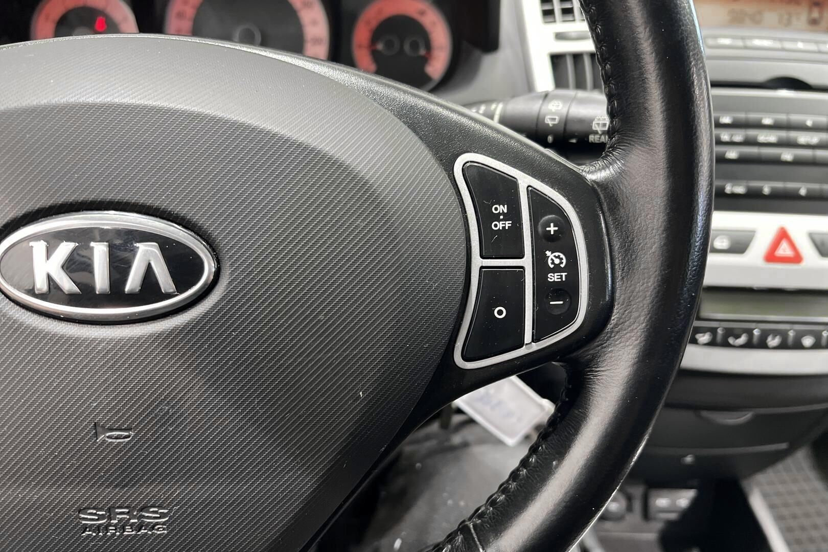 Kia cee'd iso kuva 18