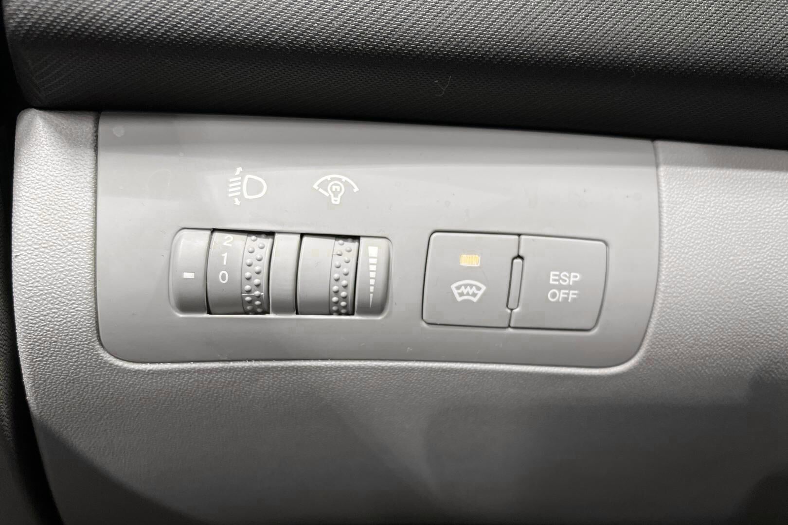 Kia cee'd iso kuva 20