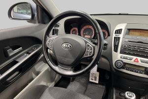 Kia cee'd esikatselu 22