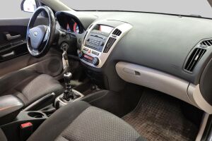 Kia cee'd esikatselu 5