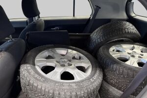 Toyota Urban Cruiser MYYDÄÄN HUUTOKAUPPA.COM esikatselu 9