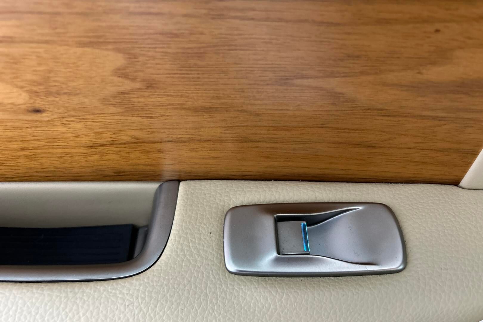 Jaguar XF iso kuva 13